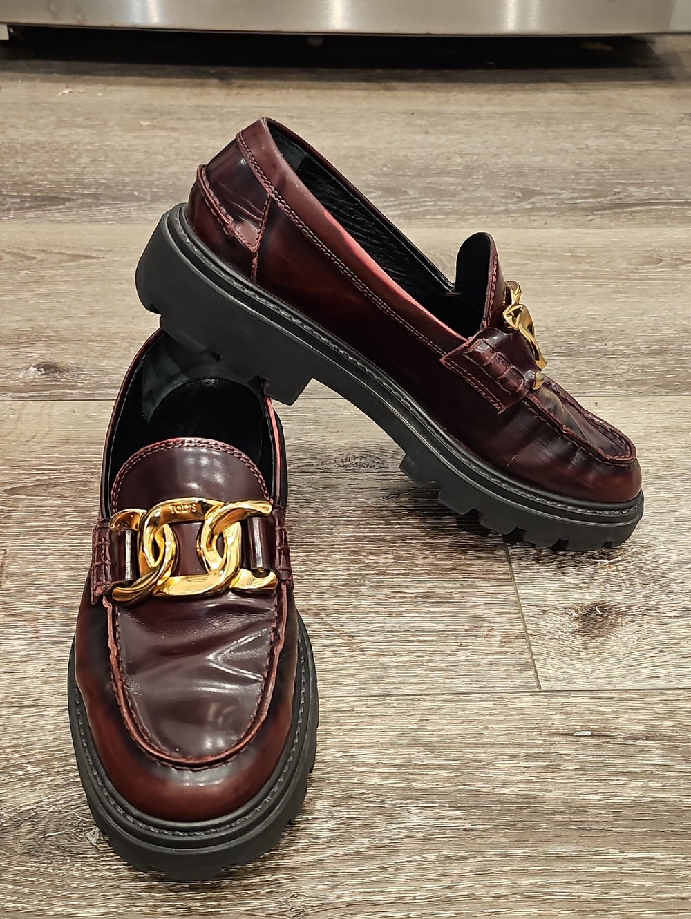 TOD'S Burgundy Red Genuine Leather Loafers Chunky Lug Soles Sz 40 Gucci-like